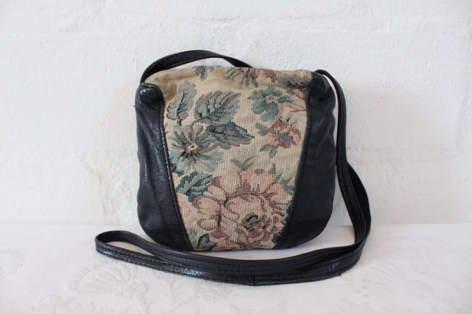 VINTAGE FLORAL TAPESTRY NAVY GENUINE LEATHER SMALL HANDBAG BAG PURSE