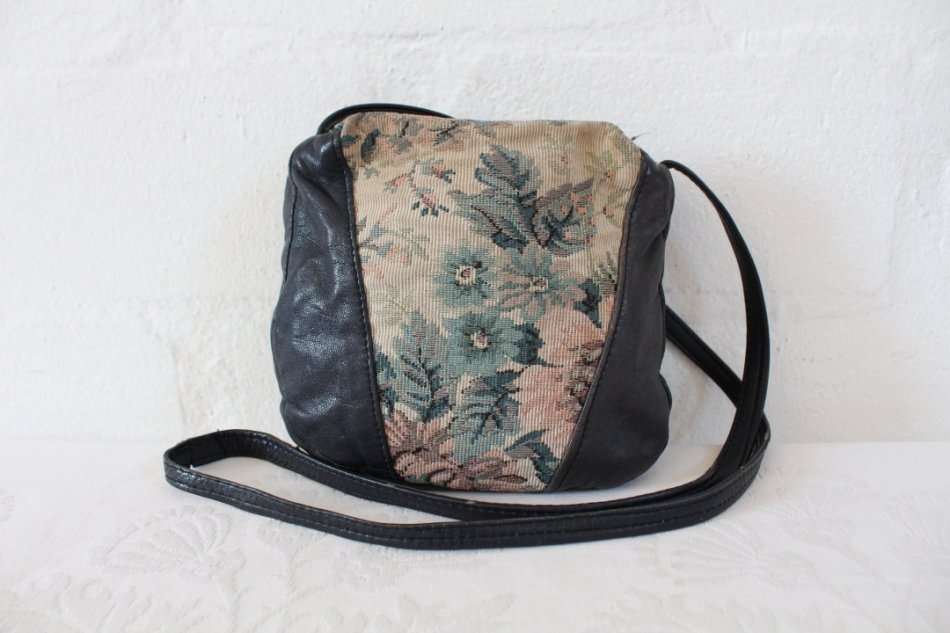 VINTAGE FLORAL TAPESTRY NAVY GENUINE LEATHER SMALL HANDBAG BAG PURSE