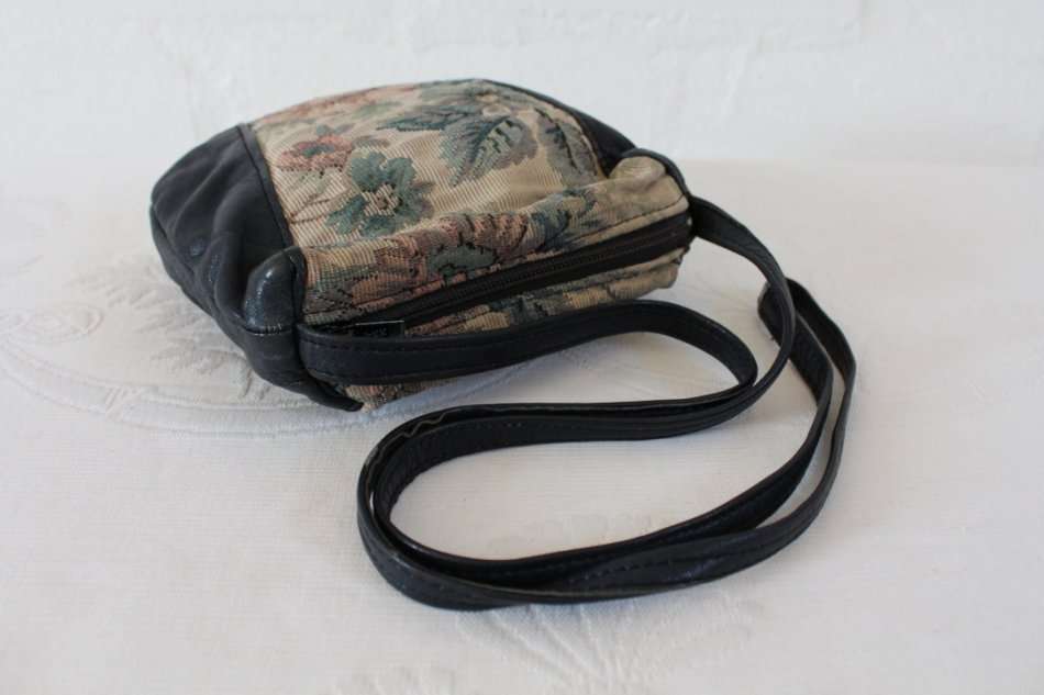 VINTAGE FLORAL TAPESTRY NAVY GENUINE LEATHER SMALL HANDBAG BAG PURSE