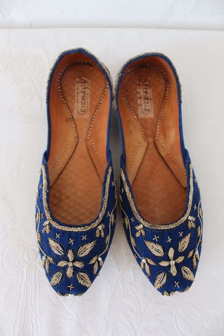 PAKISTANI BLUE VELVET GENUINE LEATHER EMBROIDERED KHUSSA SHOES - SIZE 8