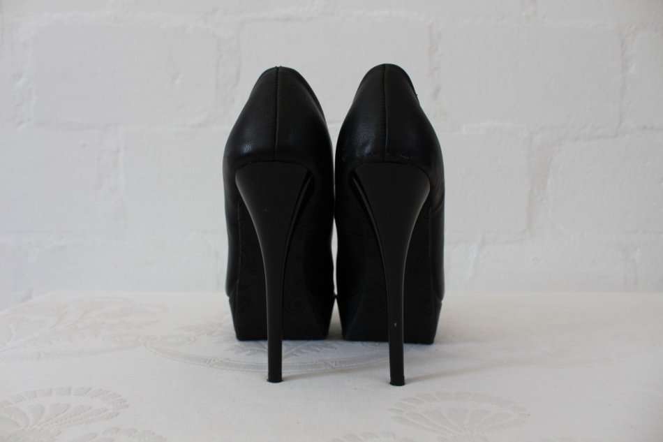BLACK FAUX LEATHER PLATFORM STILETTO HIGH HEELS SHOES - SIZE 5