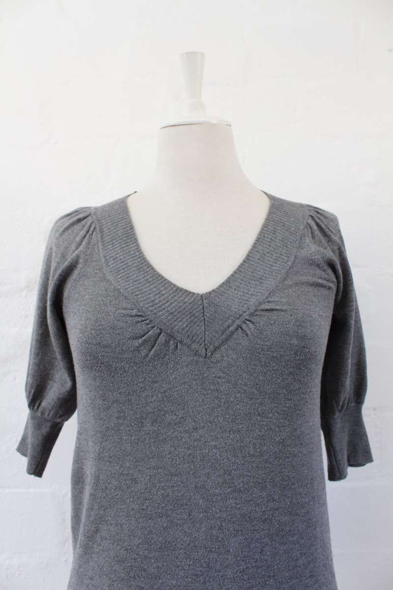 *MARION & LINDIE* DESIGNER GREY KNIT JERSEY TOP - SIZE M