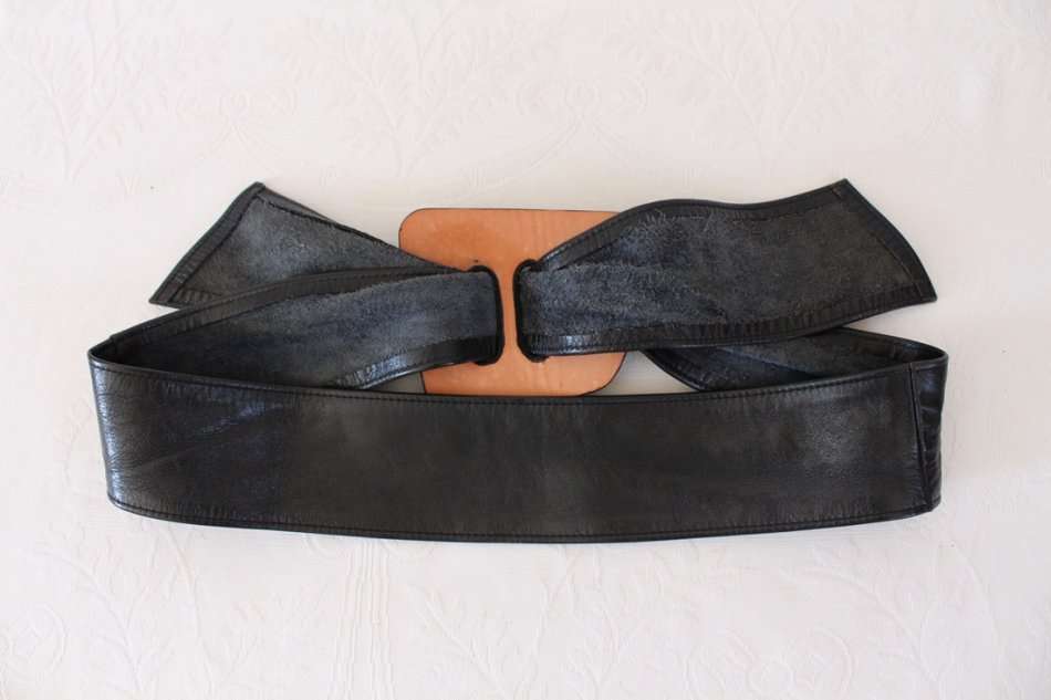 VINTAGE BLACK BLUE GENUINE LEATHER WRAP BELT