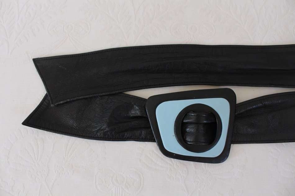 VINTAGE BLACK BLUE GENUINE LEATHER WRAP BELT