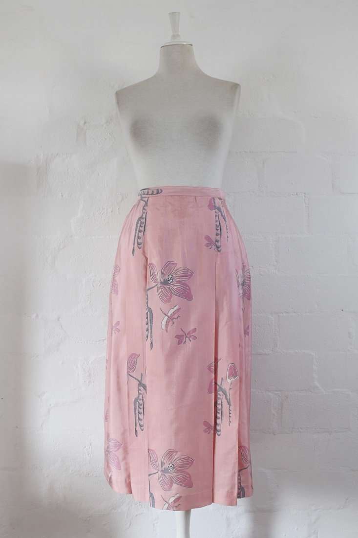 100% SILK VINTAGE PINK FLORAL PLEATED SKIRT - SIZE 10