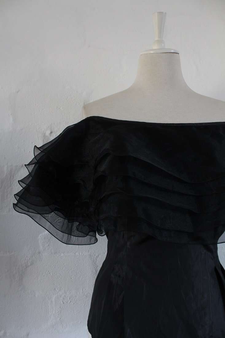 VINTAGE BLACK RUFFLE OFF THE SHOULDER TOP BLOUSE - SIZE 12