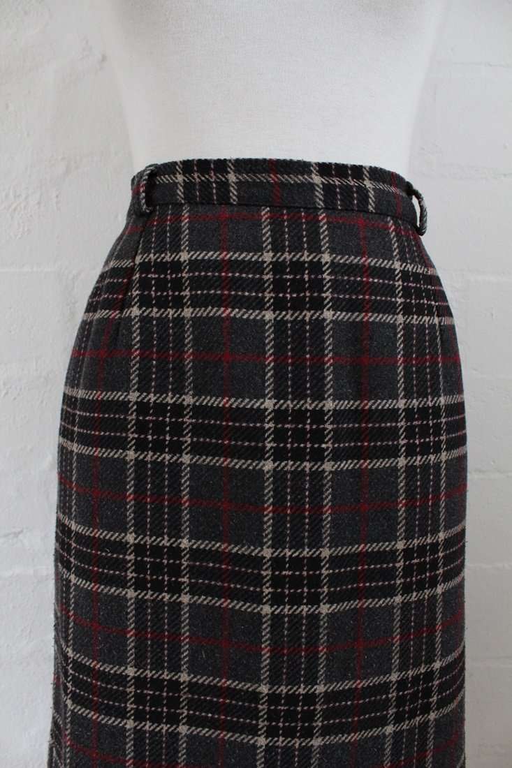 VINTAGE PLAID CHECK GREY RED PENCIL SKIRT - SIZE 12