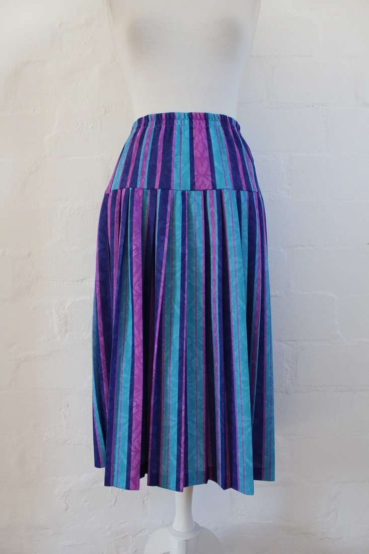VINTAGE TWO PIECE BLUE STRIPED SKIRT TOP SET - SIZE 14