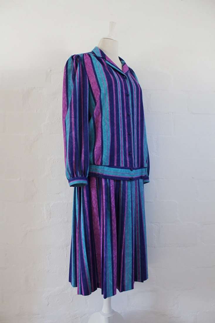 VINTAGE TWO PIECE BLUE STRIPED SKIRT TOP SET - SIZE 14