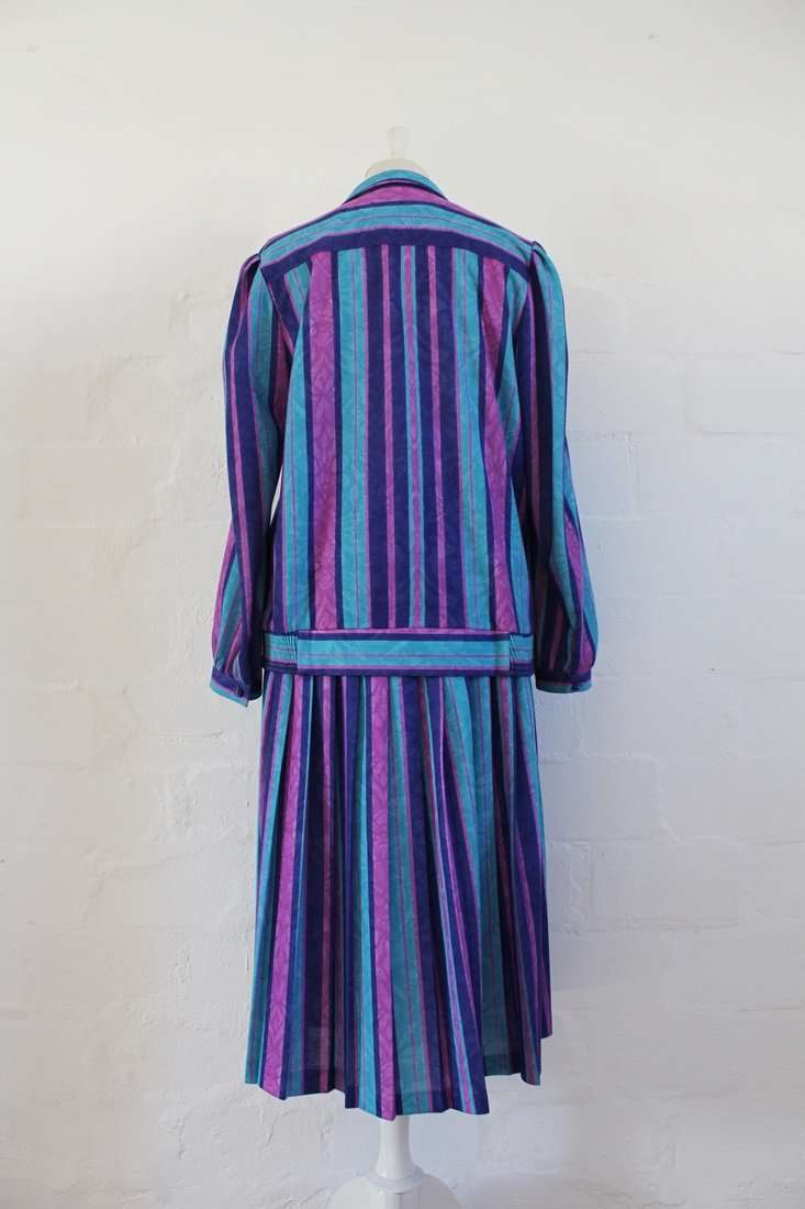 VINTAGE TWO PIECE BLUE STRIPED SKIRT TOP SET - SIZE 14