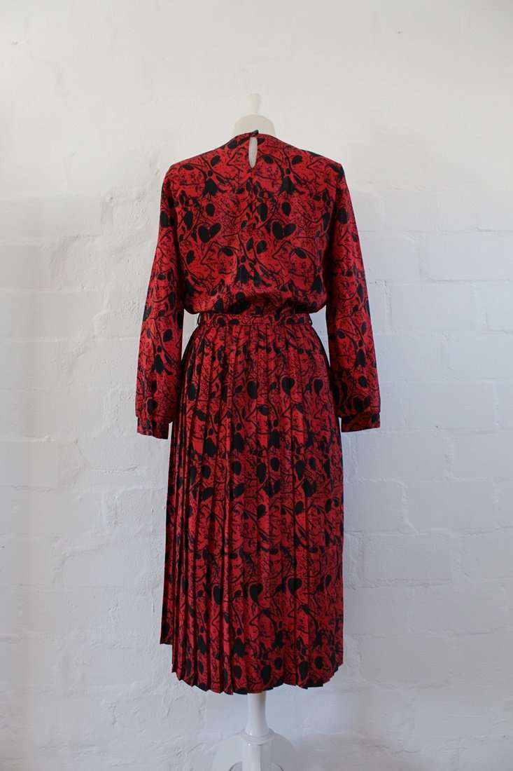 VINTAGE RED BLACK PRINTED PLEATED LONG SLEEVE DAY DRESS - SIZE 12