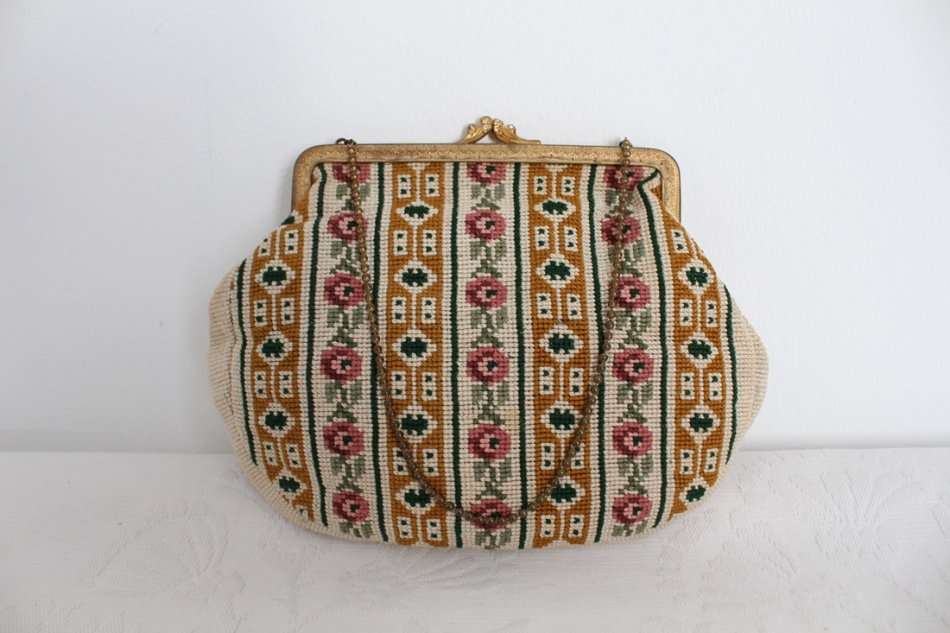 VINTAGE NEEDLEPOINT TAPESTRY EMBROIDERED EVENING BAG CLUTCH HANDBAG