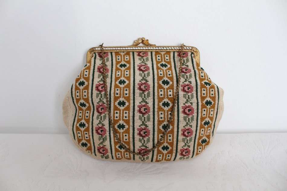 VINTAGE NEEDLEPOINT TAPESTRY EMBROIDERED EVENING BAG CLUTCH HANDBAG