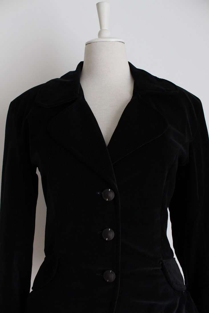 VINTAGE VELVET BLACK TAILORED JACKET - SIZE 10