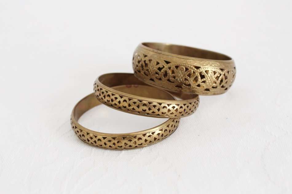 VINTAGE LOT OF 3 BRASS CUT-OUT BANGLES BRACELETS