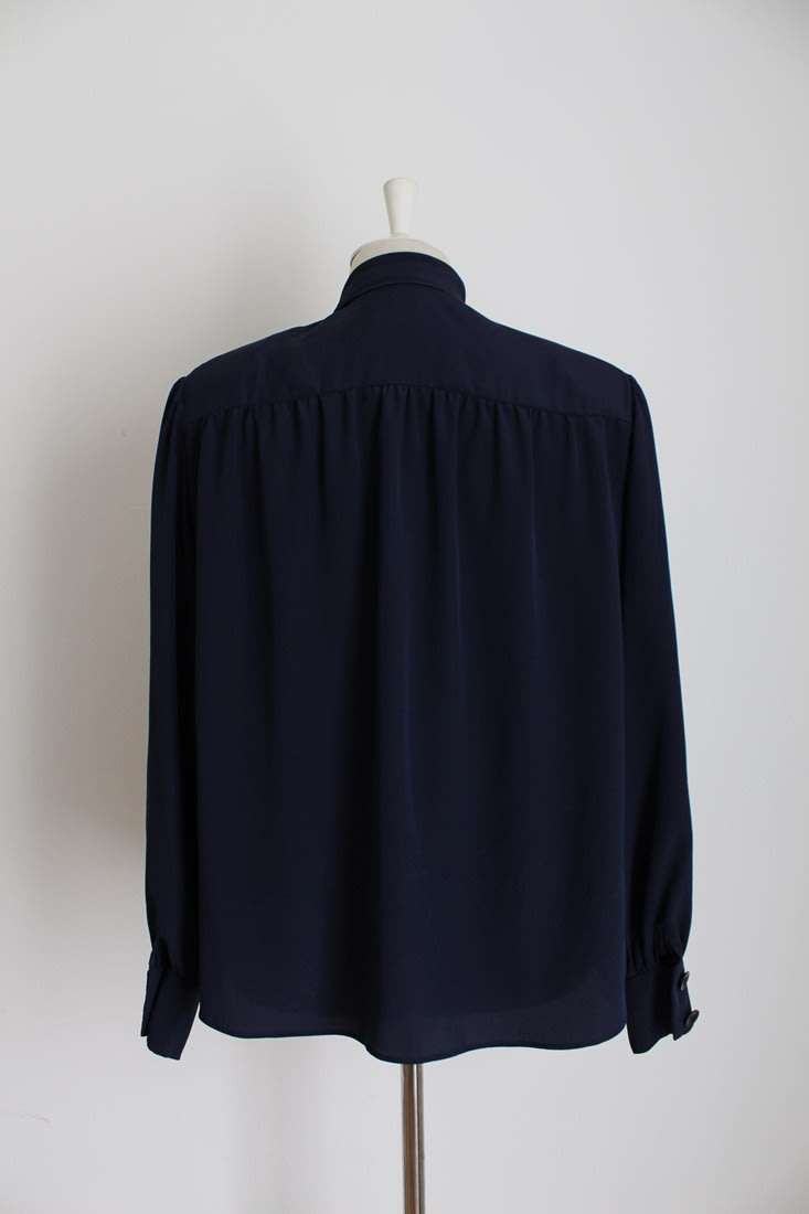 *CHRIS LEVIN* DESIGNER VINTAGE 100% SILK NAVY PUSSYBOW SHIRT - SIZE 16