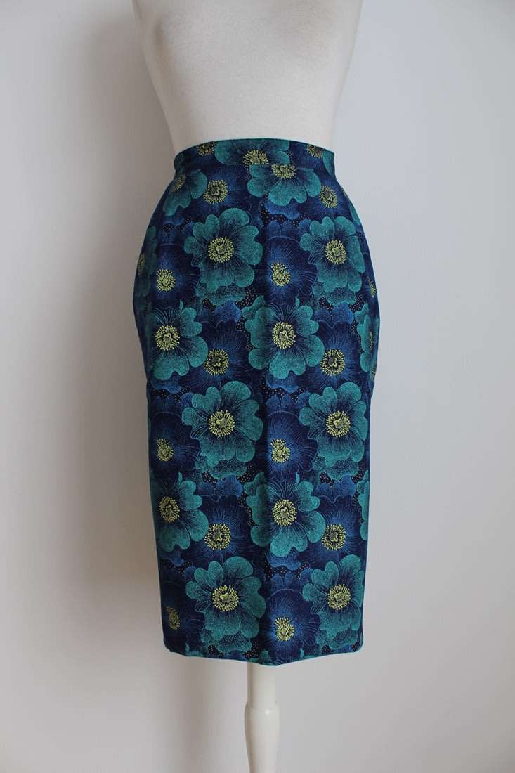 *FLASH SALE - 50% OFF!* AFRICAN ETHNIC VINTAGE BLUE FLORAL PAGNE COTTON TWO PIECE SUIT - SIZE 14