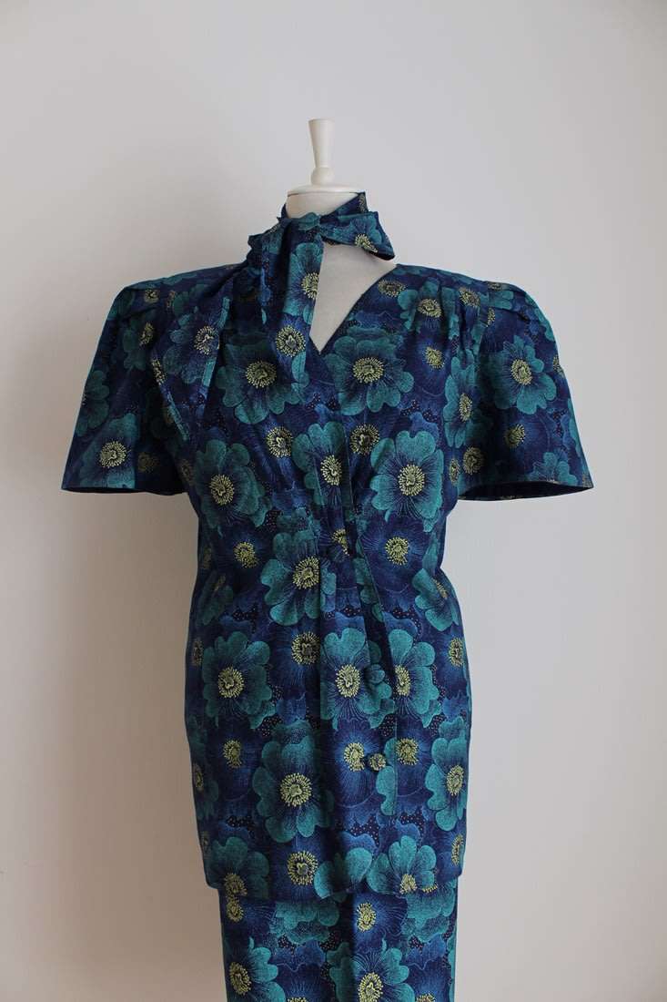 *FLASH SALE - 50% OFF!* AFRICAN ETHNIC VINTAGE BLUE FLORAL PAGNE COTTON TWO PIECE SUIT - SIZE 14