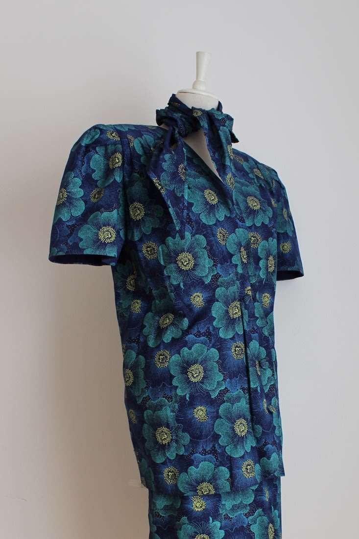 *FLASH SALE - 50% OFF!* AFRICAN ETHNIC VINTAGE BLUE FLORAL PAGNE COTTON TWO PIECE SUIT - SIZE 14