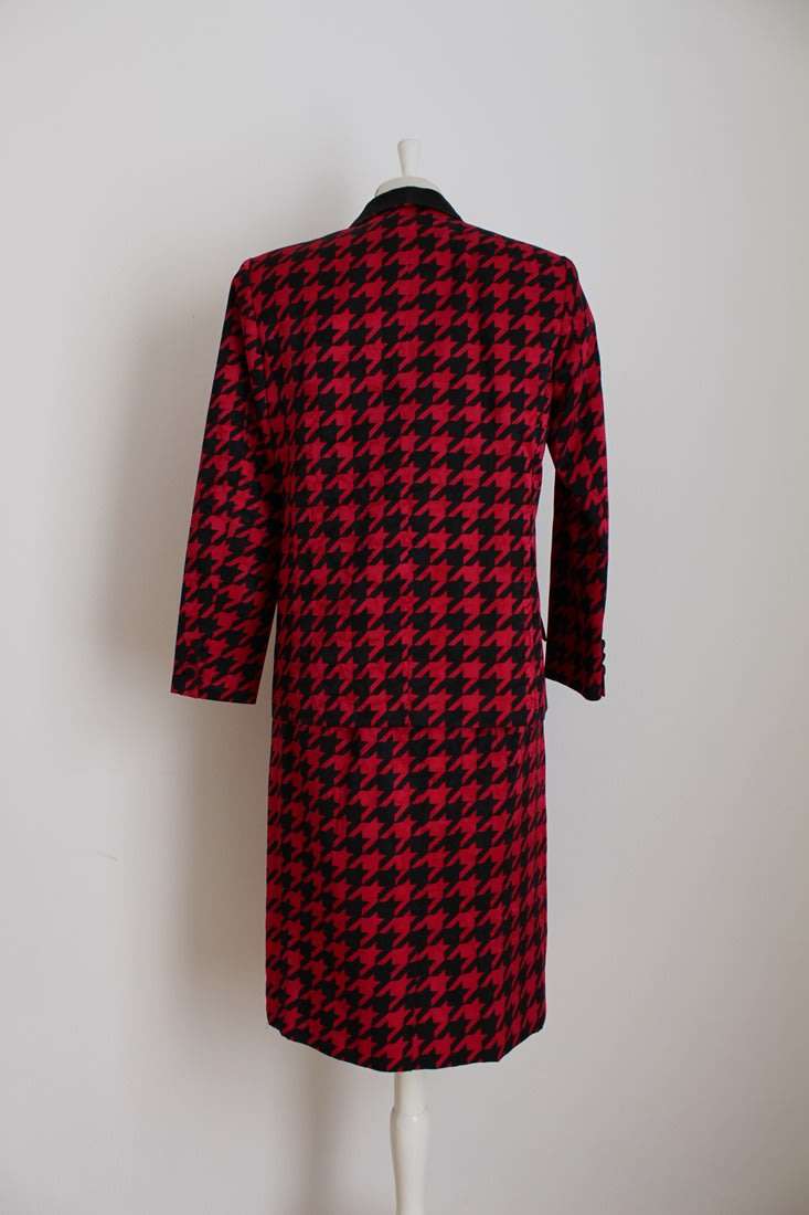 *FLASH SALE - 50% OFF!* VINTAGE HAND TAILORED SILK HOUNDSTOOTH CHECK TWO PIECE SUIT - SIZE 12
