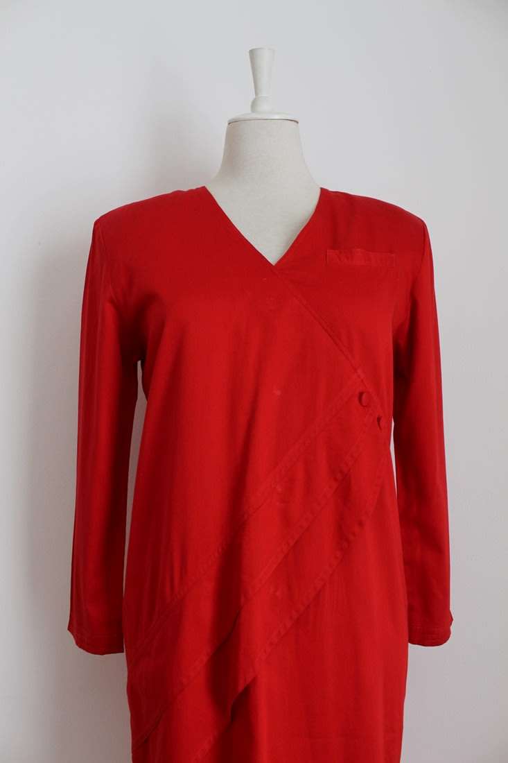 VINTAGE RED PLEATED BUTTON DOWN BACK LONG SLEEVE DRESS - SIZE 12