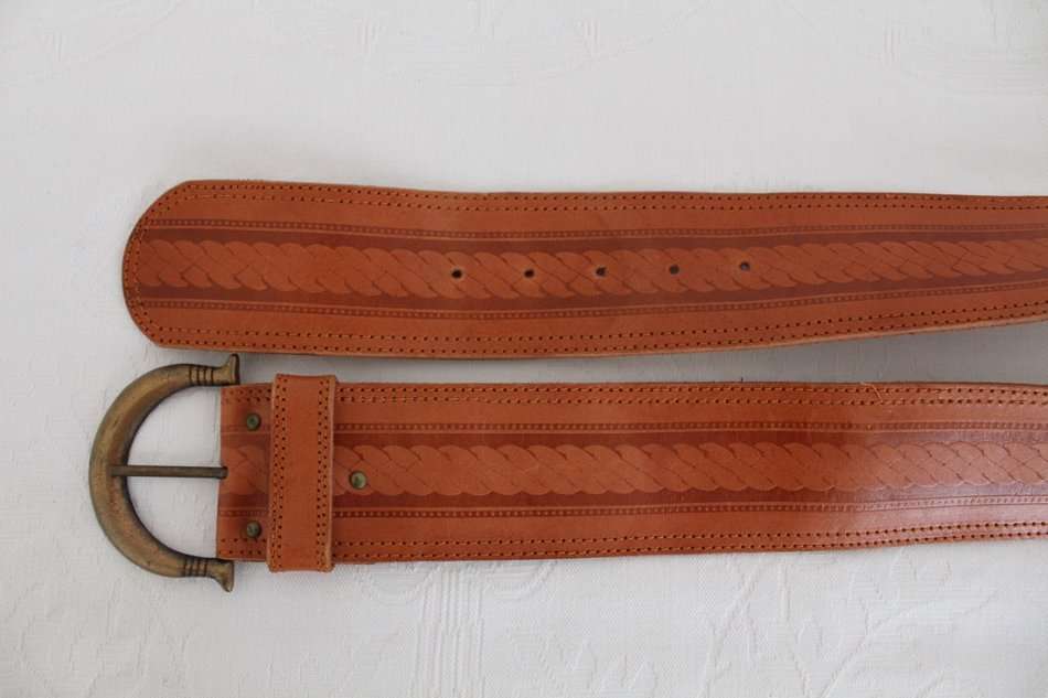 VINTAGE EMBOSSED TAN GENUINE LEATHER WIDE BELT