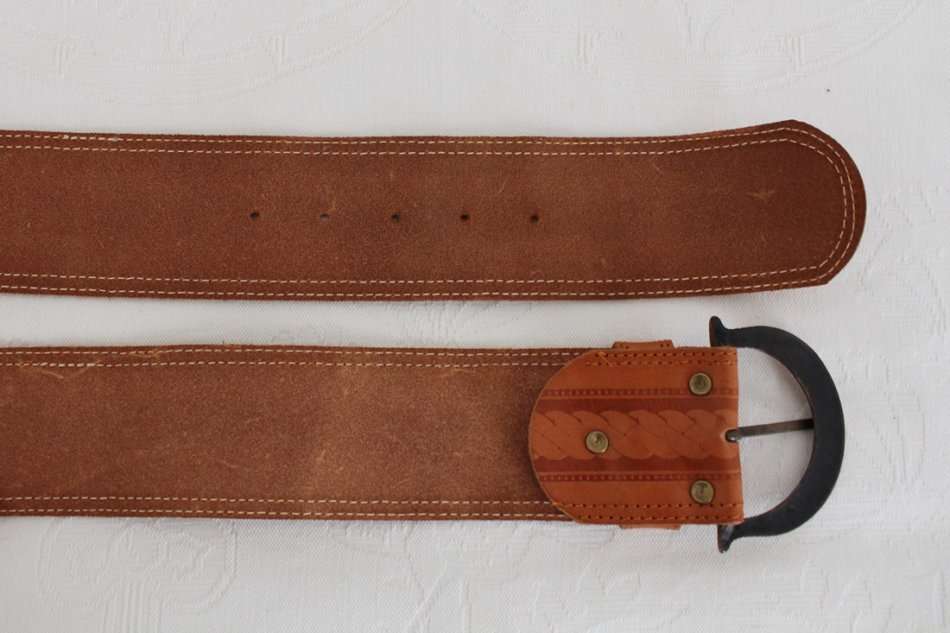 VINTAGE EMBOSSED TAN GENUINE LEATHER WIDE BELT