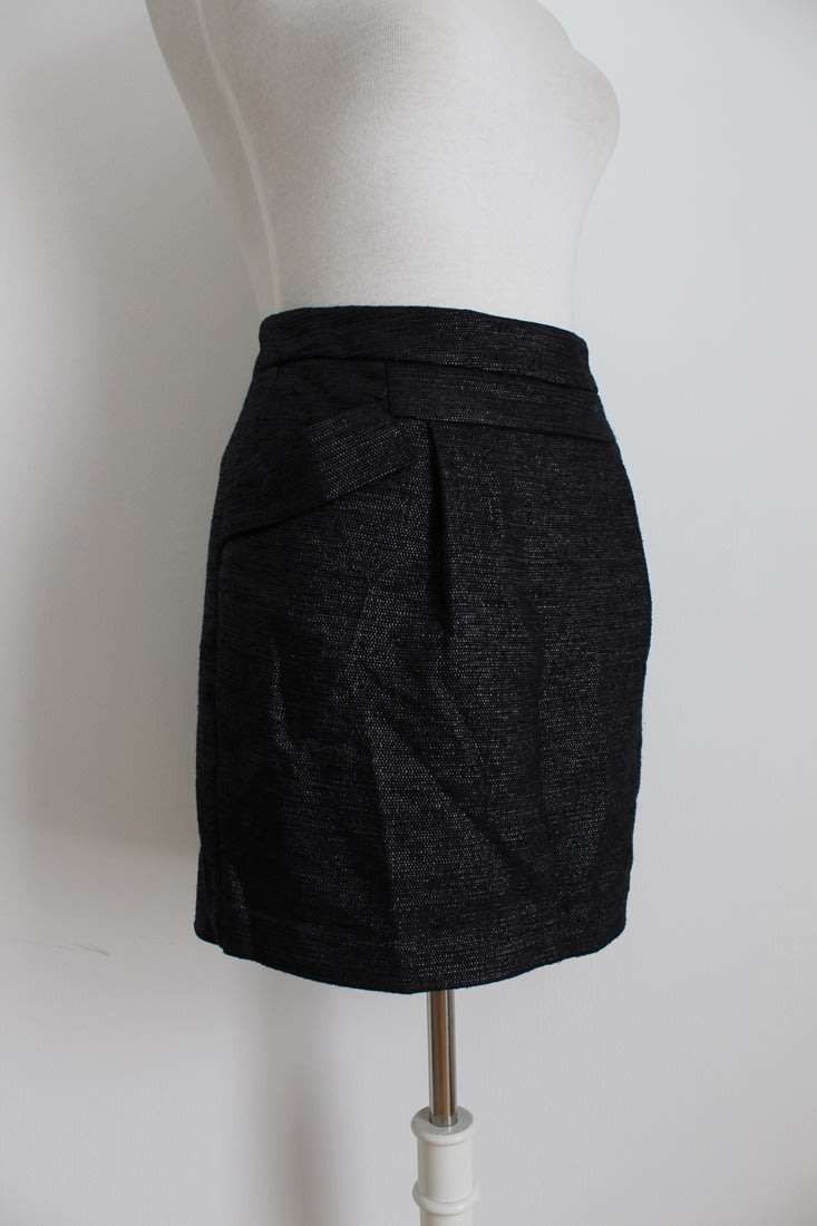 *COUNTRY ROAD* DESIGNER BLACK FITTED SKIRT - SIZE 10