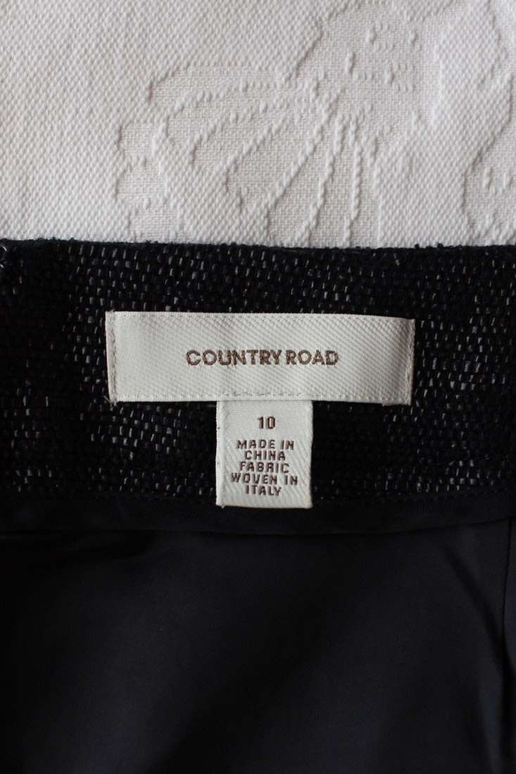 *COUNTRY ROAD* DESIGNER BLACK FITTED SKIRT - SIZE 10