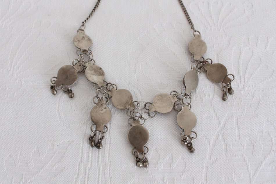 VINTAGE GEM STONE SILVER PLATED TRIBAL STATEMENT NECKLACE
