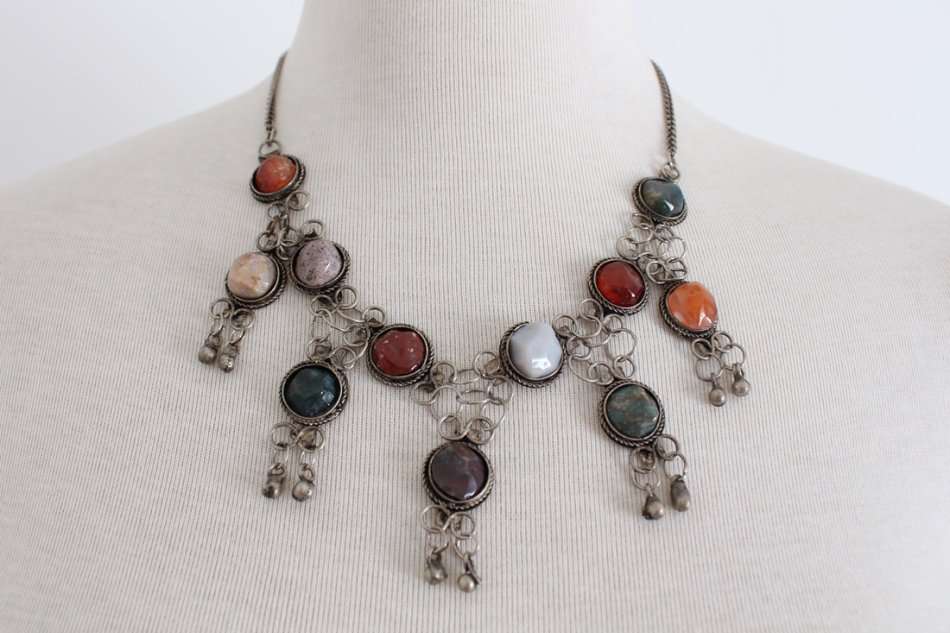 VINTAGE GEM STONE SILVER PLATED TRIBAL STATEMENT NECKLACE
