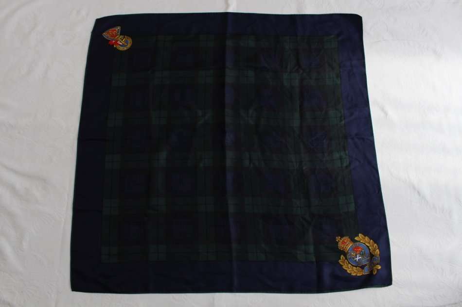 *PRINGLE* DESIGNER VINTAGE 100% SILK NAVY TARTAN CHECK SCARF
