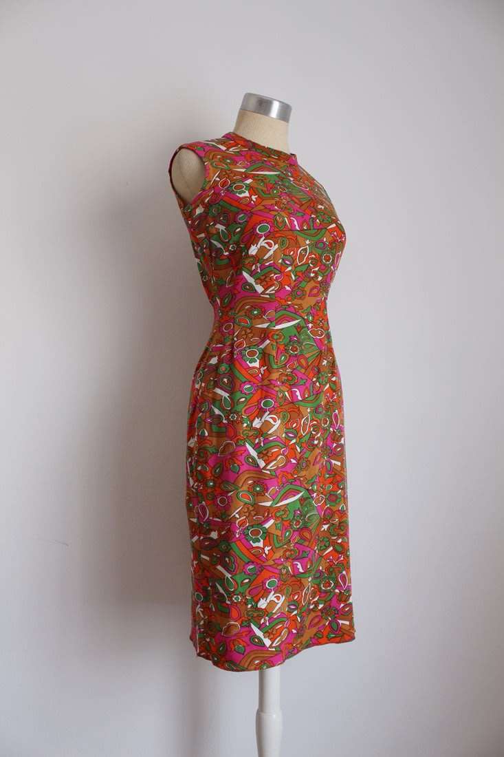 VINTAGE BRIGHT MULTICOLOURED SLEEVELESS HIGH COLLAR DRESS - SIZE 12