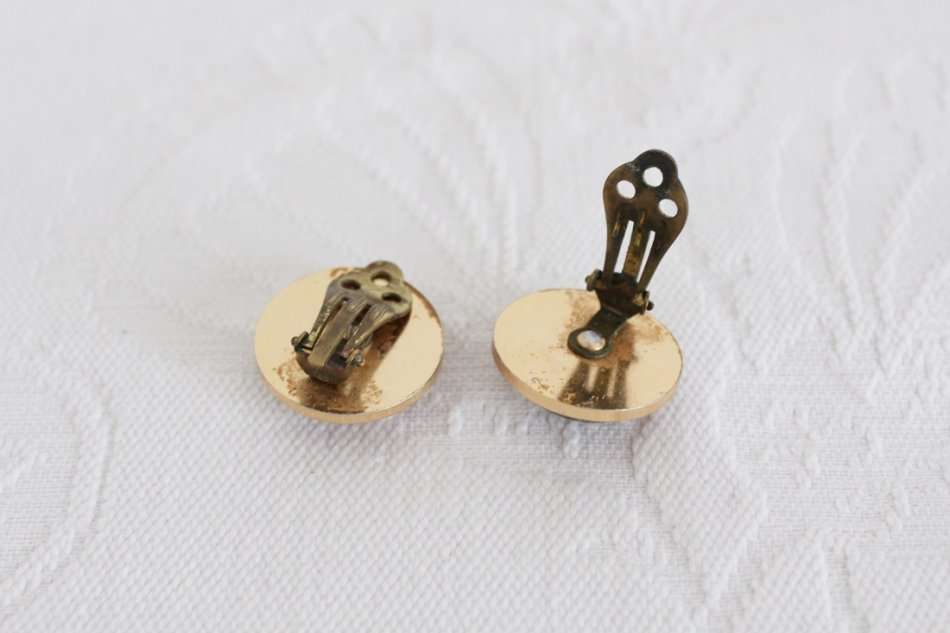 VINTAGE GOLD TONE BROWN SWIRL CLIP-ON EARRINGS