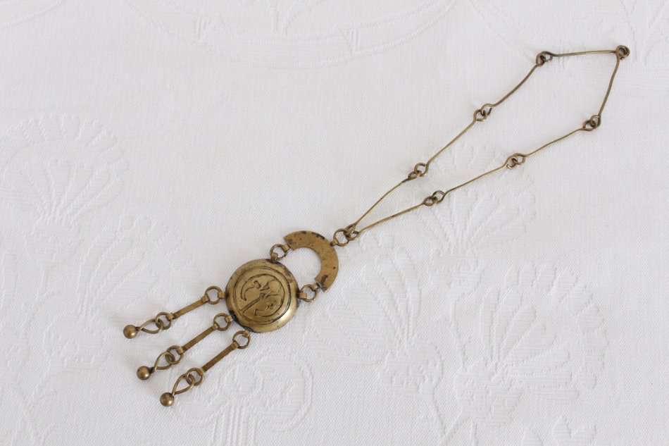 VINTAGE BRASS HAND MADE PENDANT NECKLACE