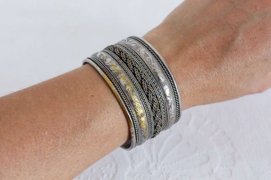 VINTAGE SILVER PLATED BRASS EMBOSSED CUFF BANGLE BRACELET