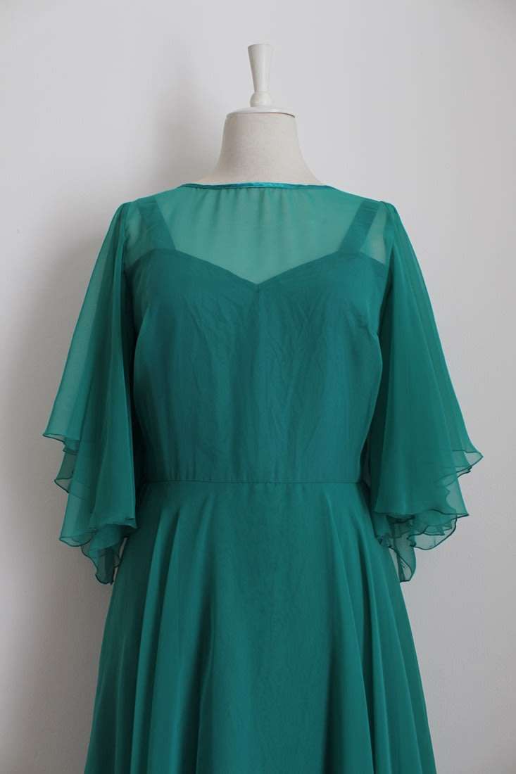 VINTAGE CHIFFON GREEN TIERED FORMAL DRESS GOWN - SIZE 10