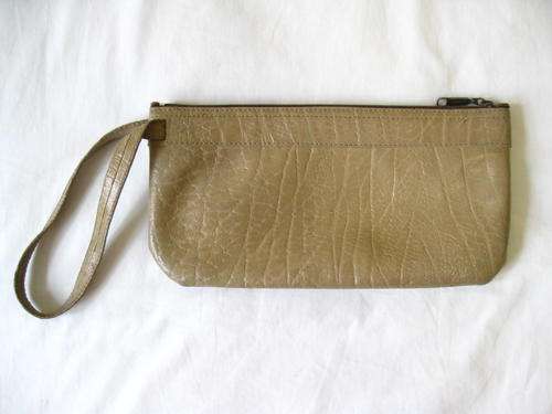 VINTAGE BUFFALO PRINT BEIGE GENUINE LEATHER CLUTCH BAG WITH WRIST STRAP