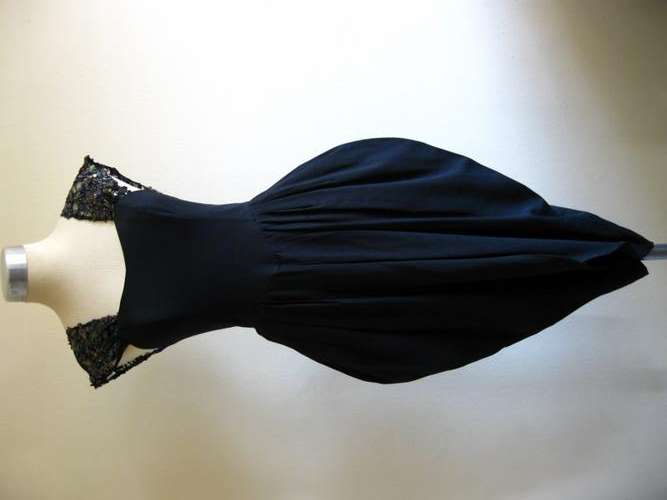 1980S VINTAGE TRUWORTHS BLACK BUBBLE TULIP PLEATED CORSET COUTURE DRESS SIZE SMALL 30
