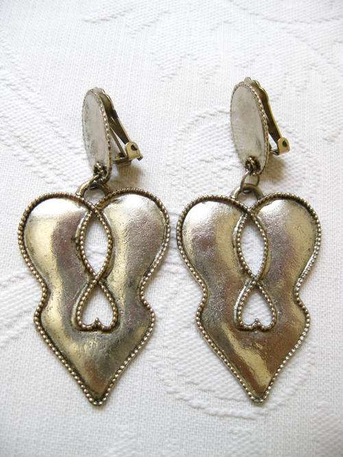 VINTAGE SILVER PLATED DANGLE COSTUME COCKTAIL CLIP-ON EARRINGS