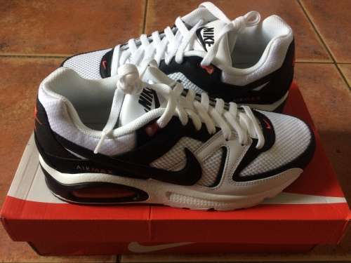 NIKE Mens Air Max Command Sneakers White/Black UK 6