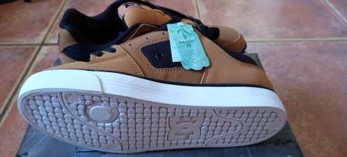 DC Men`s Pure Skate Sneaker UK 7