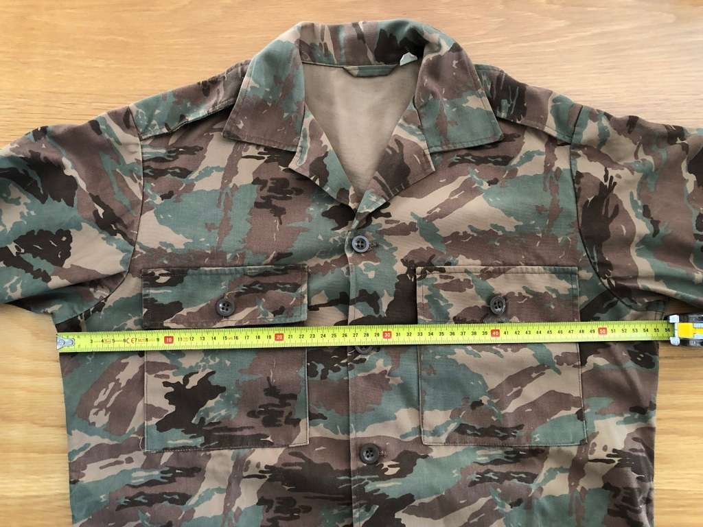 32 BN WINTER CAMO SHIRT IN MINT CONDITION - SIZE MEDIUM