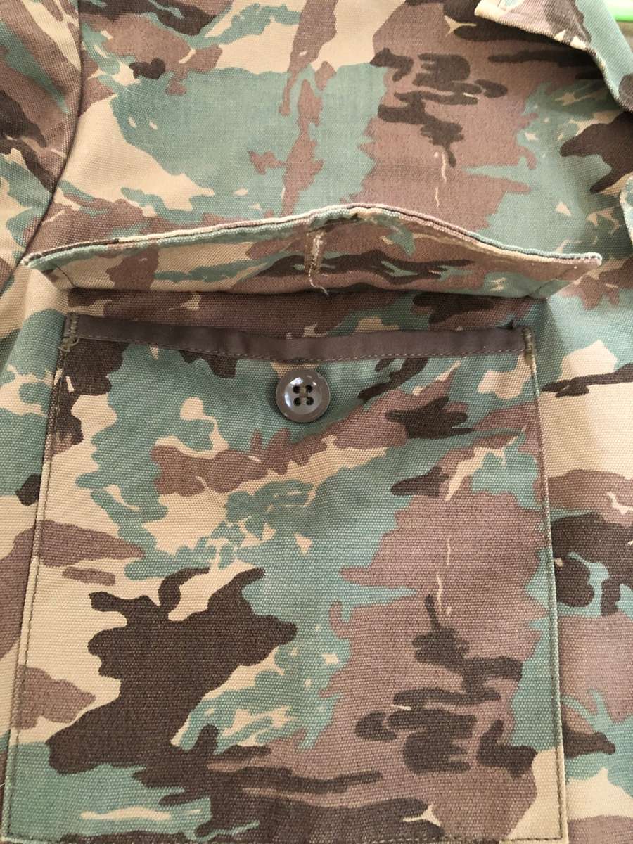 32 BN WINTER CAMO SHIRT IN MINT CONDITION - SIZE MEDIUM