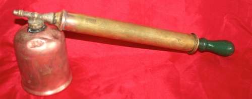 A FANTASTIC AND QUITE RARE VINTAGE COPPER AND BRASS SPRAYER