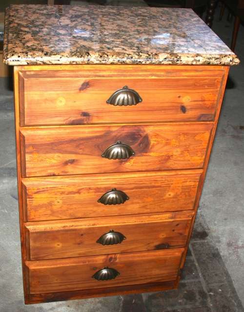 A STUNNING TALL PINE STAINED CHEST OF 5 DRAWES WITH A MARBLE TOP AMAZING!!!