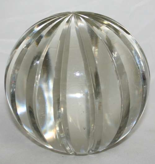 WOW A MAGNIFICENT LARGE CUT GLASS (CRYSTAL?) BALL 2.2KG IN WEIGHT