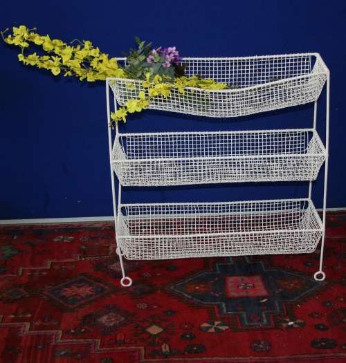WOW A AMZING VINTAGE STEEL WHITE THREE TIER VEGETABLE RACK
