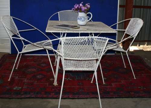 A GORGEOUS VINTAGE RETRO PATIO SET IN GOOD CONDITION STUNNING RETRO VIBE!!!