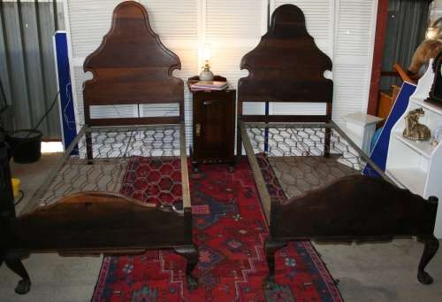 TWO EXQUISITE SOLID IMBUIA BALL & CLAW BED SET WITH H/BOARD, F/BOARD & BASE IN GOOD CONDITION!